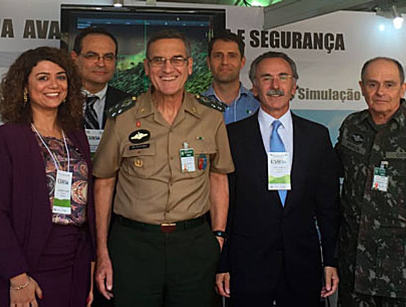 Pedro Mendoza on the fficial presentation of SAFO to the Brazilian Army